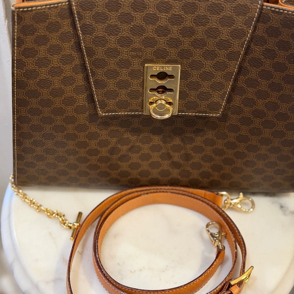 Below cost! Celine rare Macadam chain lock trapezoidal bag with crossbody strap - Picture 4 of 10